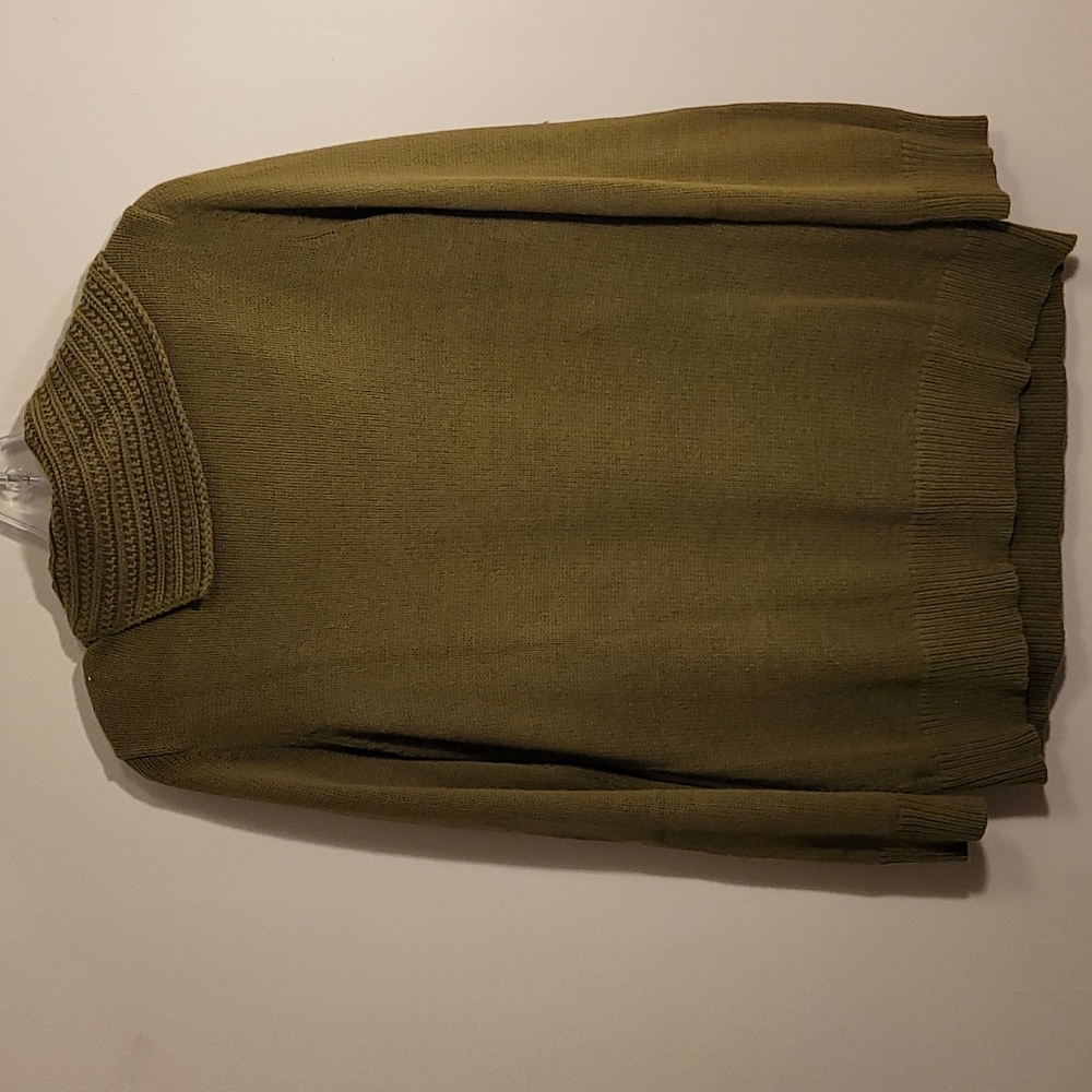 Sweater - Picture 4 of 4